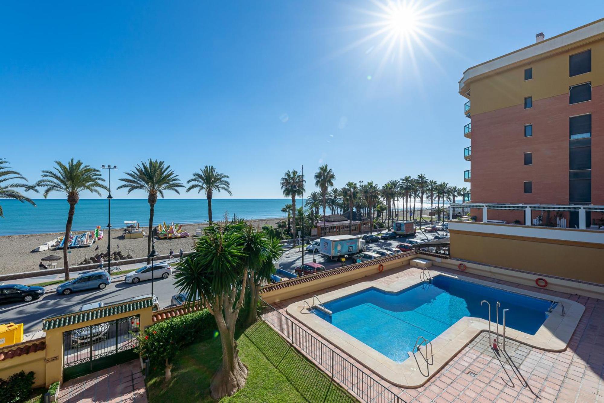 797 Holiday Rentals - Moderno Piso En Primera Linea De Playa Torremolinos Exterior foto